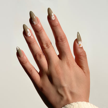 Daisy Press-On Nails