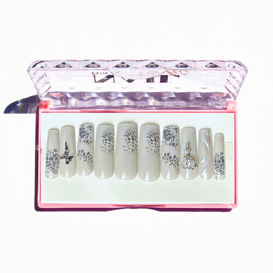 Silver Saviour - Press On Nails